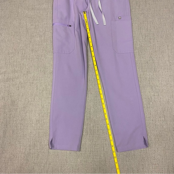 Figs Lavender 2 pc Scrub Set Technical Collection Size XS Top and Bottoms - Picture 6 of 16